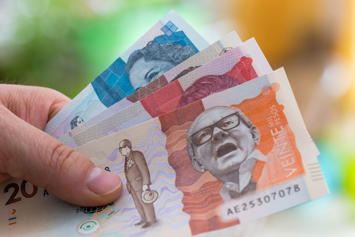 Colombian money, bills of different amounts
