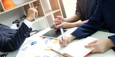 Executives Listened To Employee Analyzed Work D5Y9B8E